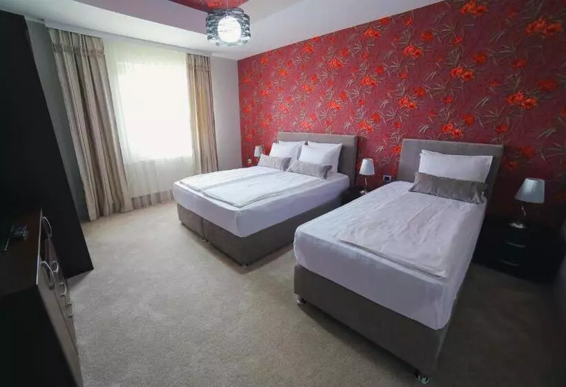 Garni Hotel Radović