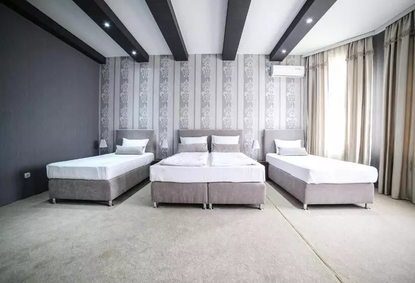 Garni Hotel Radović