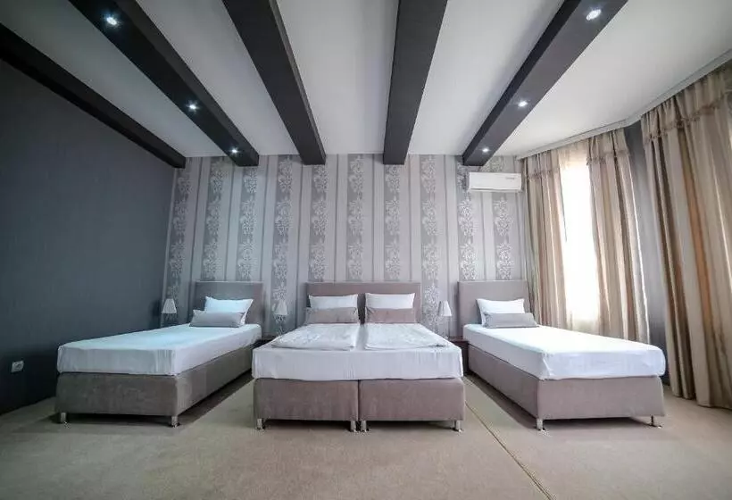 Garni Hotel Radović