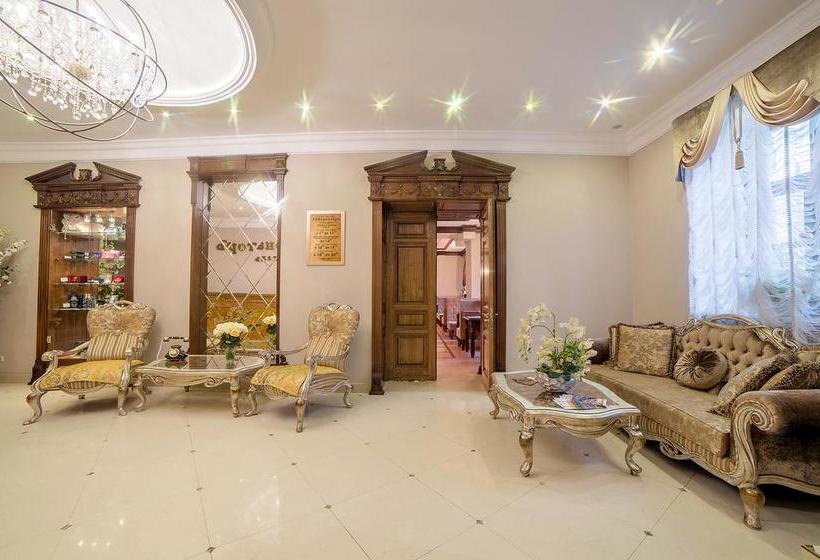 ホテル Gubernator