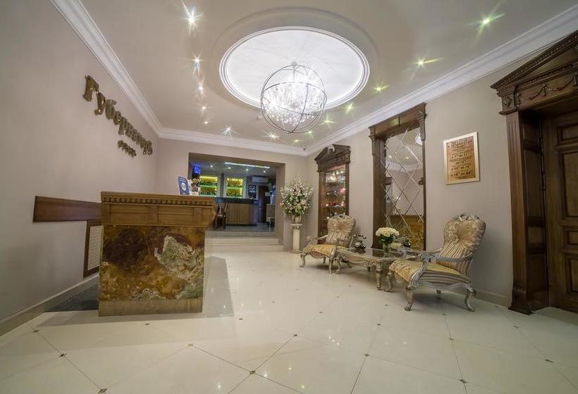 ホテル Gubernator