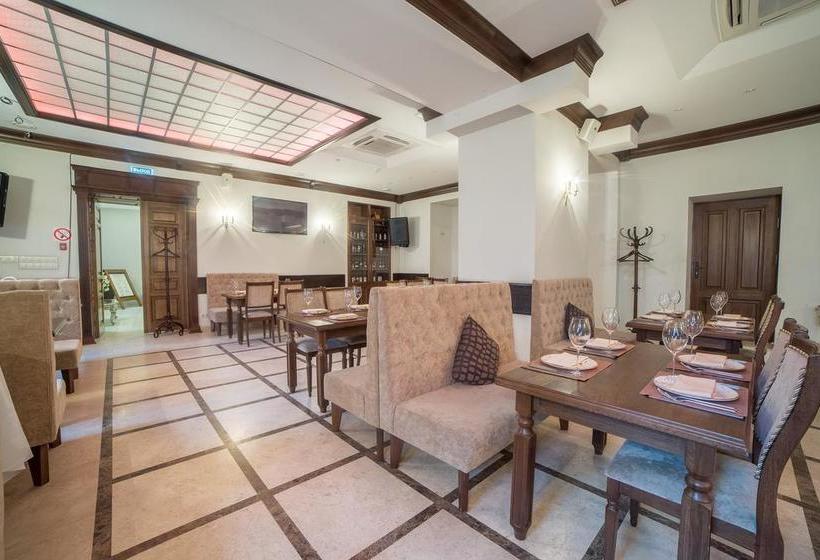 ホテル Gubernator