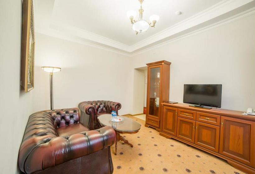 ホテル Gubernator