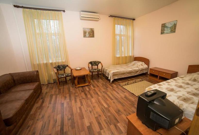 בית מלון כפרי Tri Zvezdy