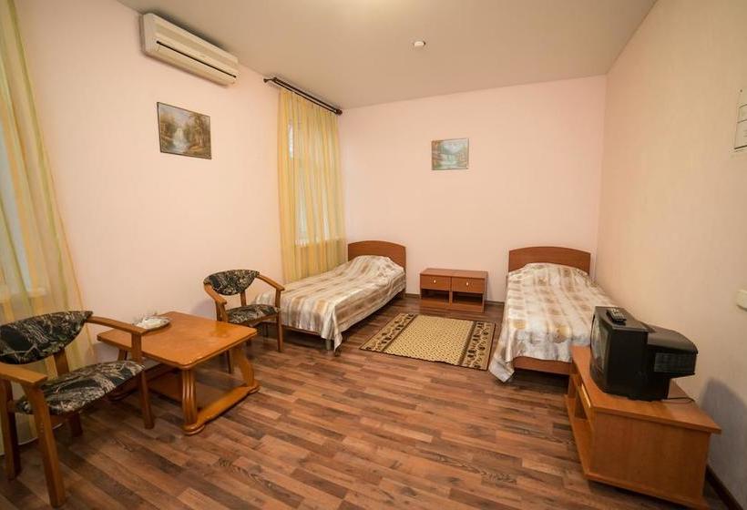 בית מלון כפרי Tri Zvezdy