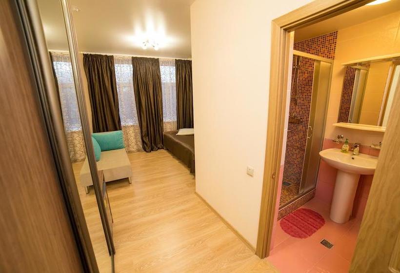 בית מלון כפרי Tri Zvezdy