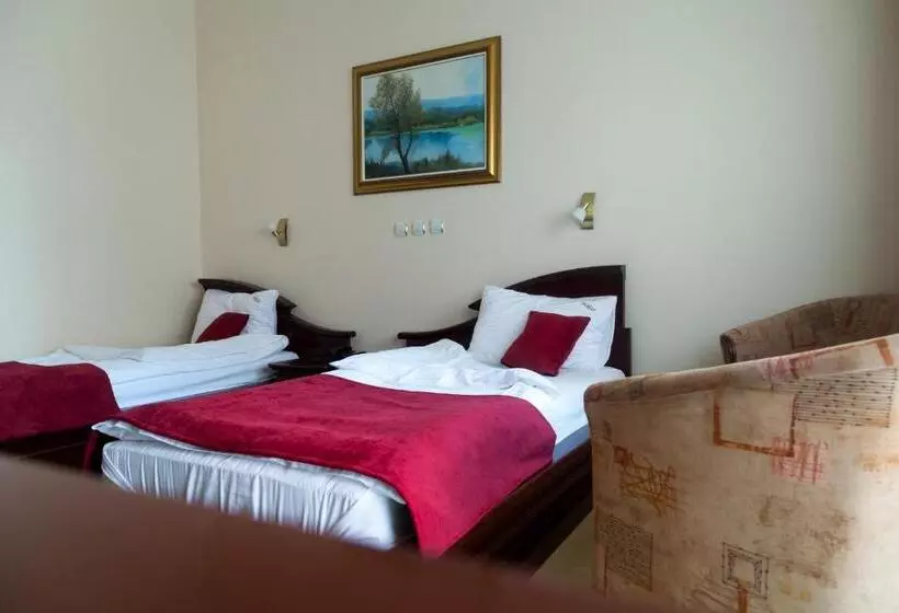 هتل Villa Majur