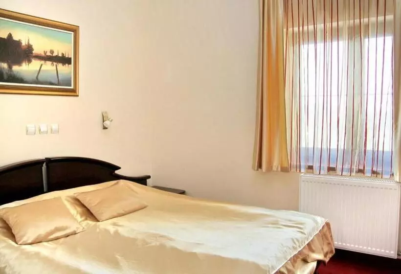 هتل Villa Majur