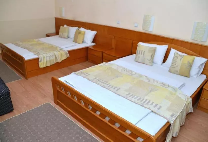 مُتل Garni Hotel Lake