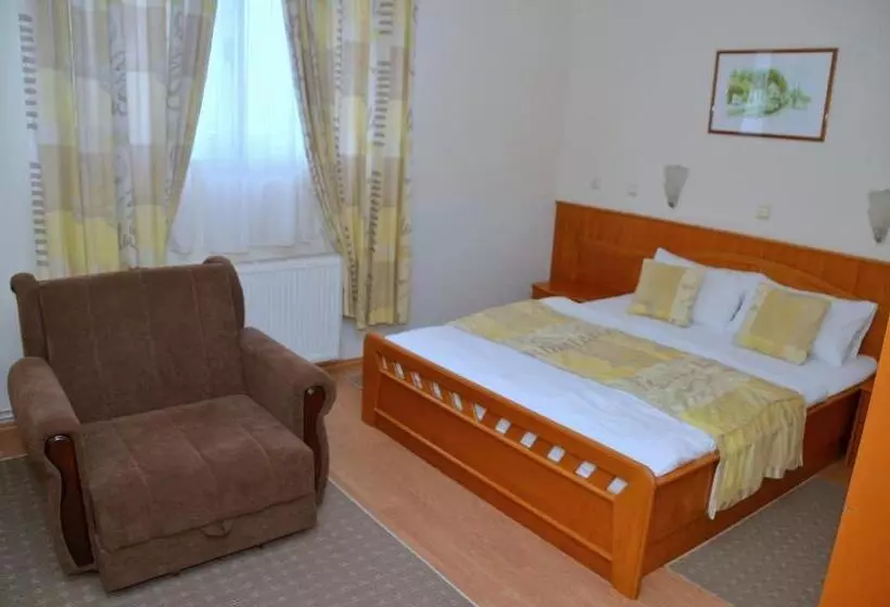مُتل Garni Hotel Lake