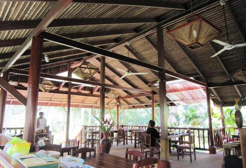 Phanom Bencha Mountain Resort