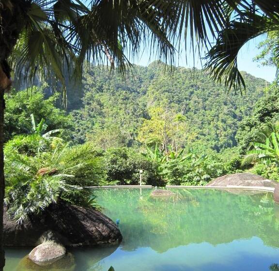 Phanom Bencha Mountain Resort