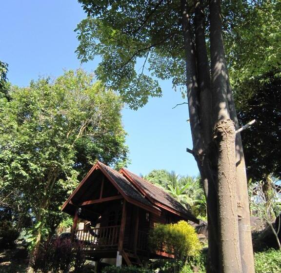 Phanom Bencha Mountain Resort