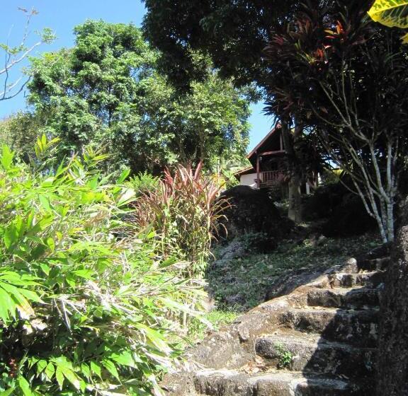 Phanom Bencha Mountain Resort