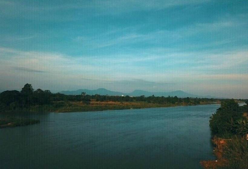 Scenic Riverside Resort