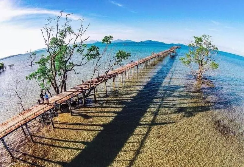 The Cinnamon Art Resort And Spa