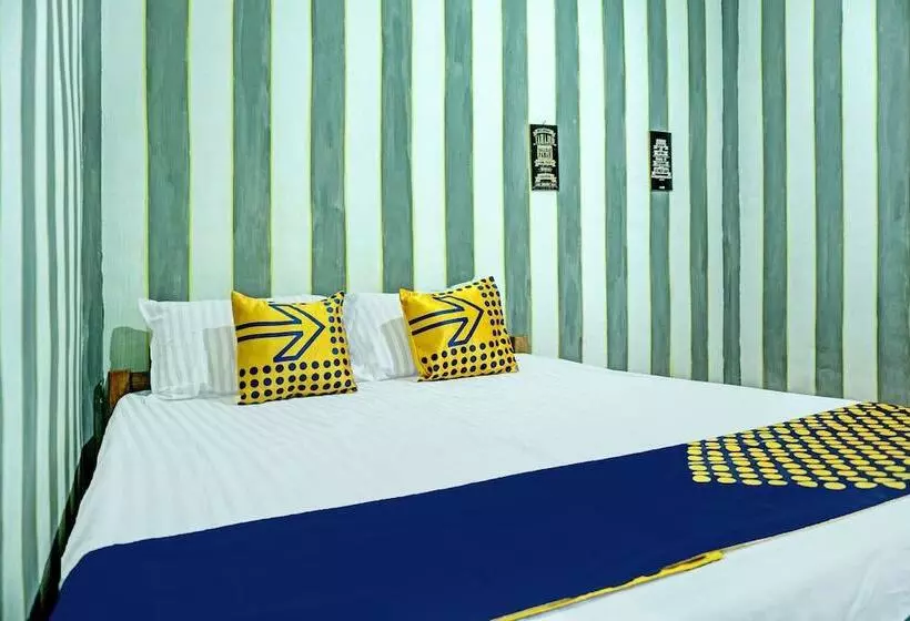 ホテル Spot On 92169 Homestay Zahra Syariah