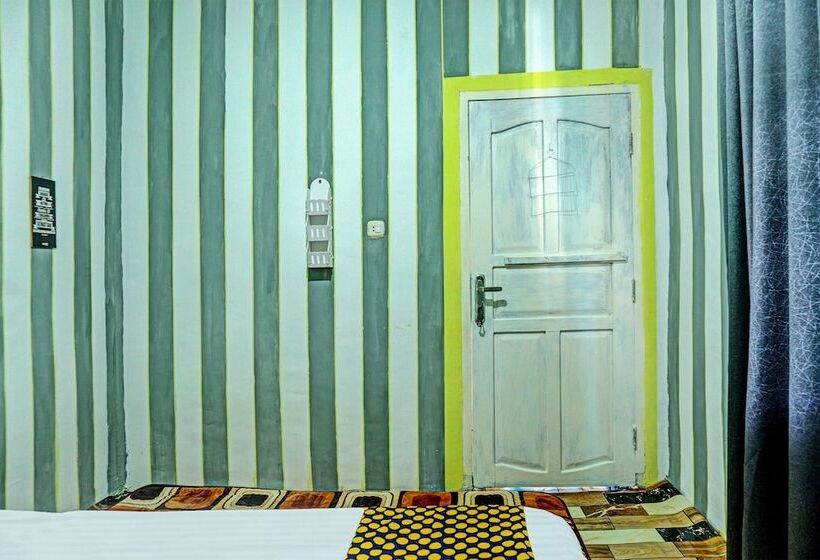 בית מלון כפרי Spot On 92169 Homestay Zahra Syariah