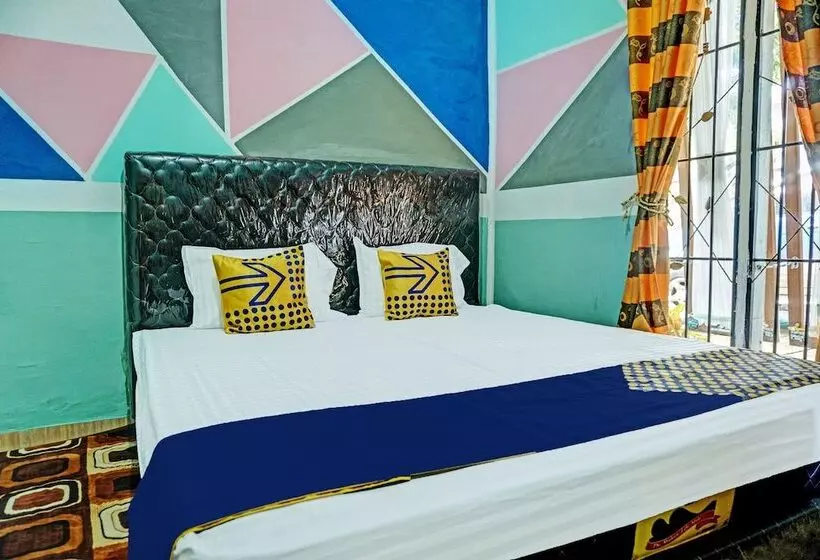 ホテル Spot On 92169 Homestay Zahra Syariah