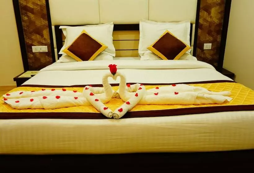 Hotelli Golden Laurel Inn