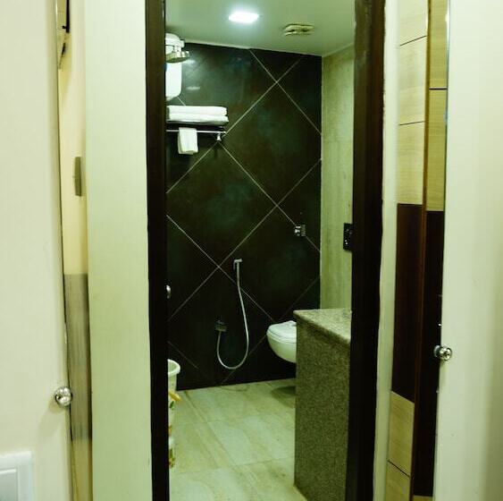 酒店 Golden Laurel Inn