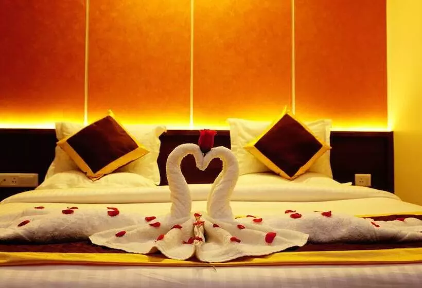 Hotelli Golden Laurel Inn