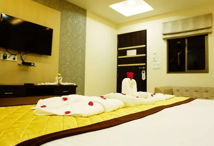 Hotelli Golden Laurel Inn