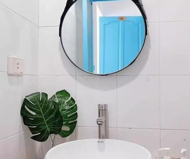 هتل La Casa Homestay Ha Long