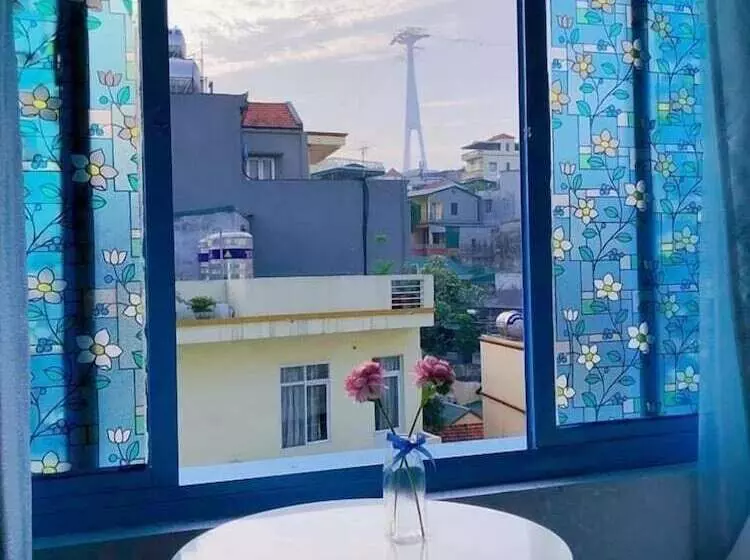 هتل La Casa Homestay Ha Long