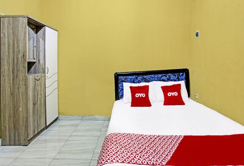 Отель V Ar House By Oyo