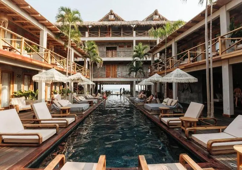Naked Hotel Zipolite