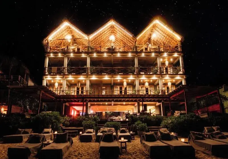 Naked Hotel Zipolite