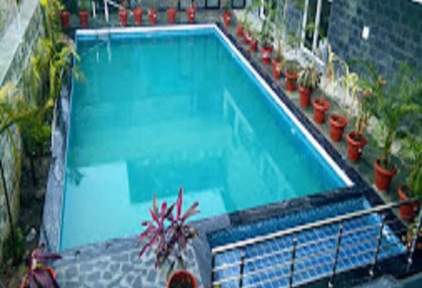 Hotel Iris Lite Corbett