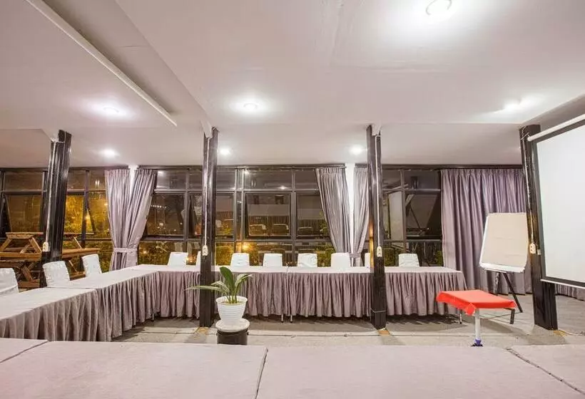 Hotel Miracle Signature Hills