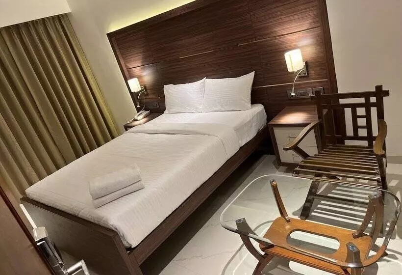 ホテル Ranjitha Palace Raichur