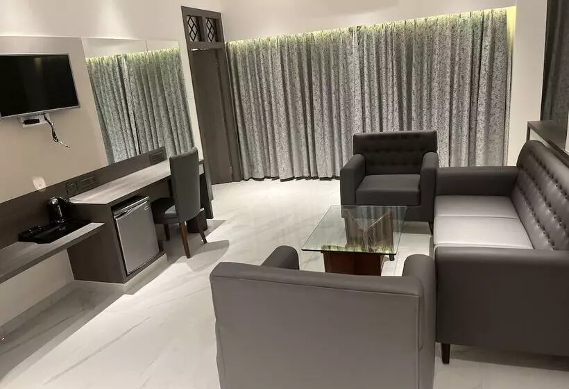 ホテル Ranjitha Palace Raichur