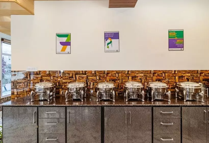 ホテル Treebo Srishti Vaikunth With Mountain View