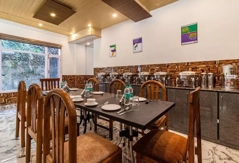 ホテル Treebo Srishti Vaikunth With Mountain View