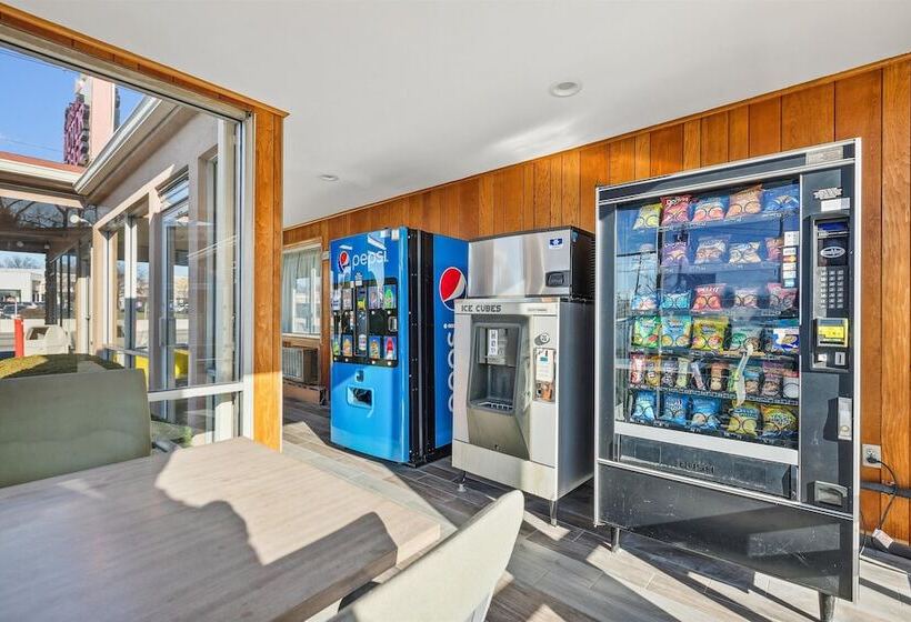 فندق على الطريق Edison Motor Lodge