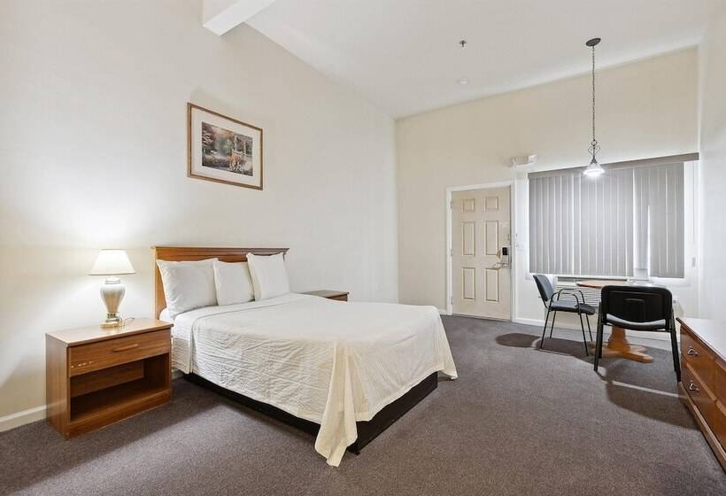 فندق على الطريق Edison Motor Lodge