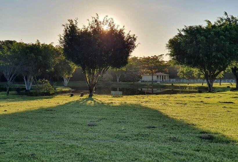 منتجع Sertão Veredas Hotel Fazenda