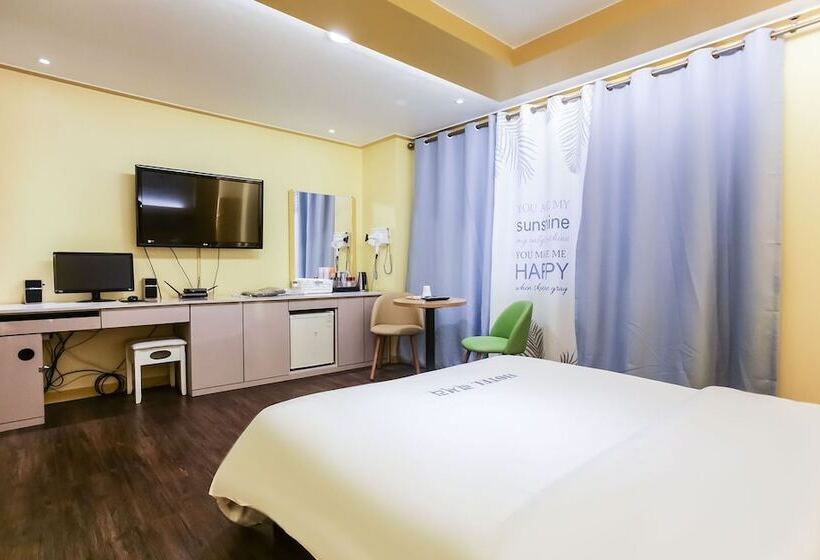 מוטל Uiwang Luxury