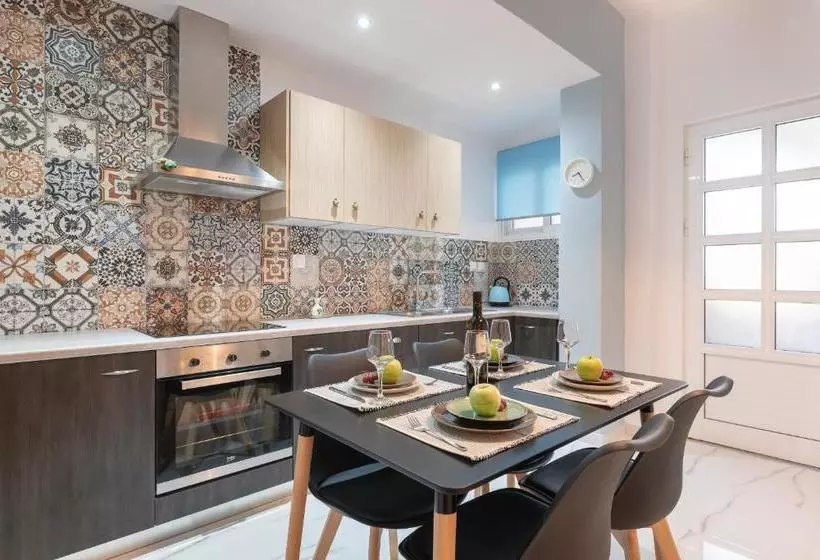 Hotelli Costas Apartments