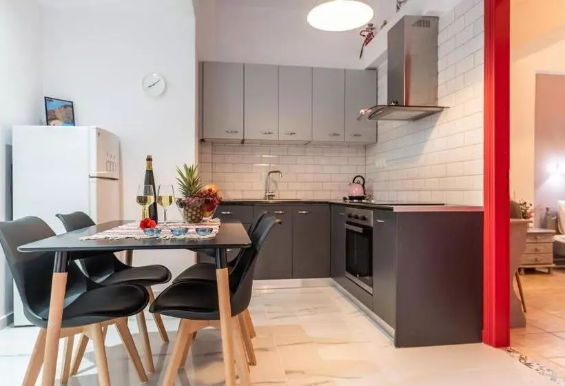 Hotelli Costas Apartments