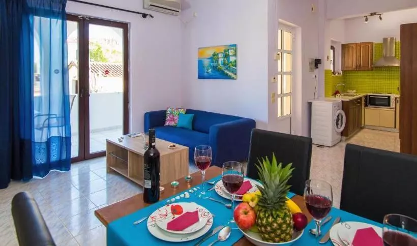 Hotelli Costas Apartments