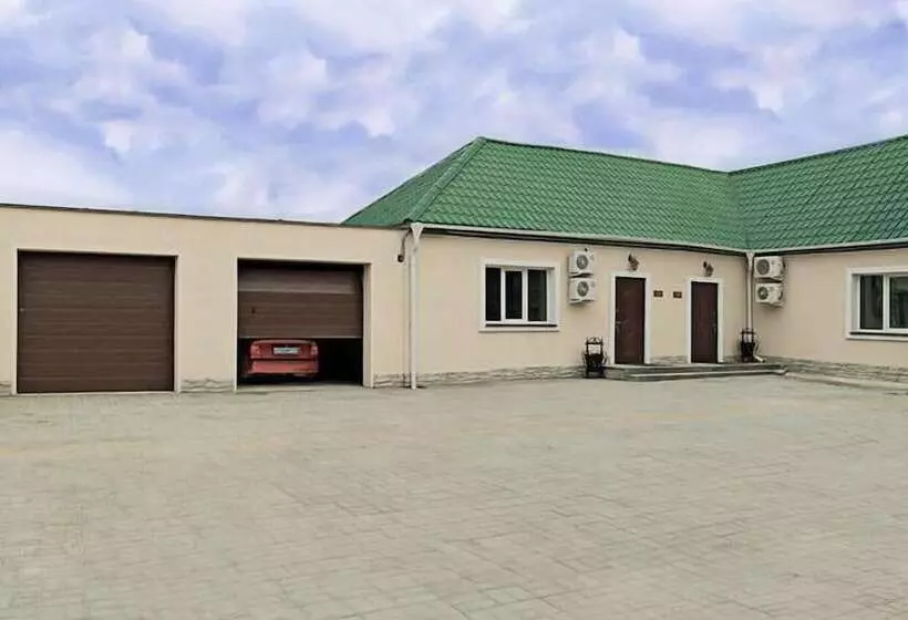ホテル Guest House Sibirskiy