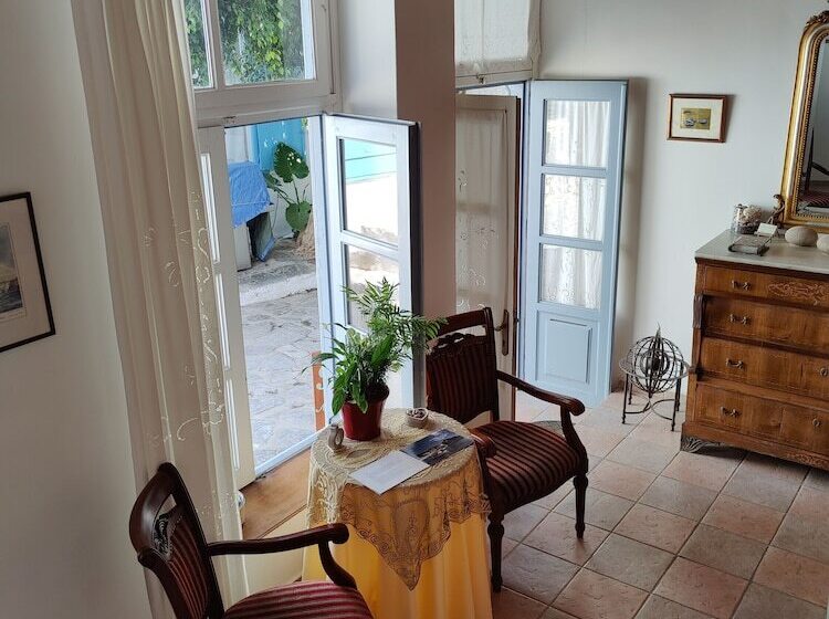 בית מלון כפרי Kirki Hydra