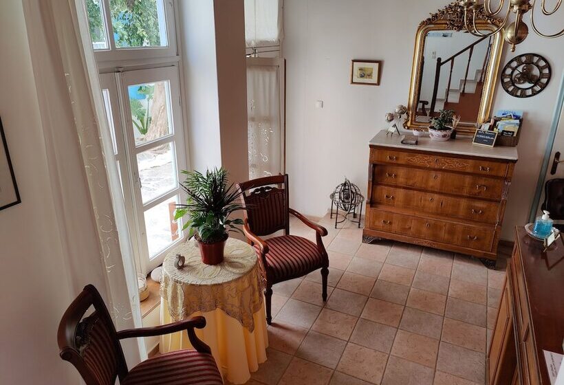 בית מלון כפרי Kirki Hydra