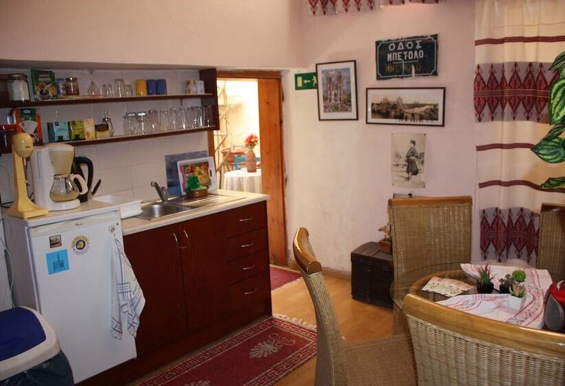 Отель Mme Bassia