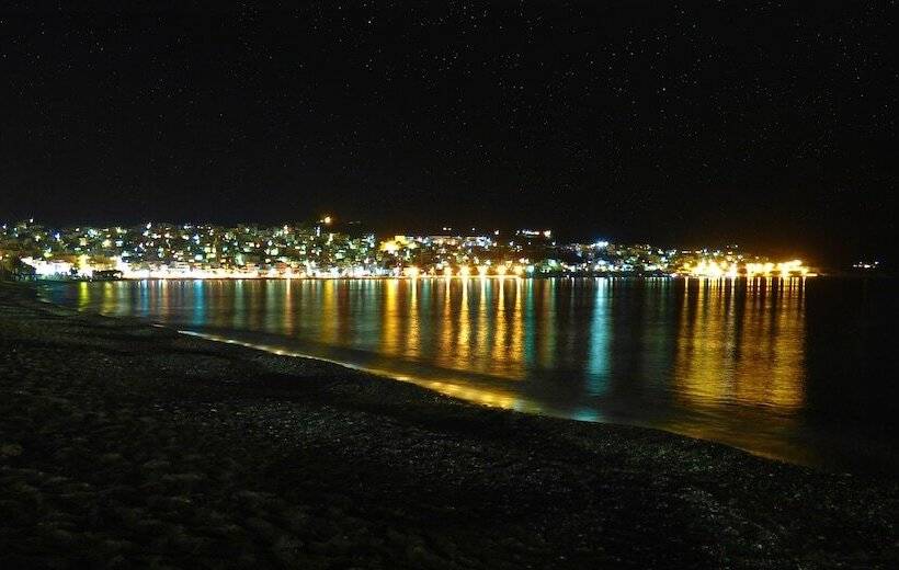 Отель Nereids Apartments